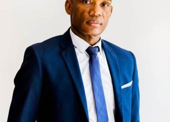 POUR DES INSTITUTIONS PUBLIQUES FORTES AUX COMORES