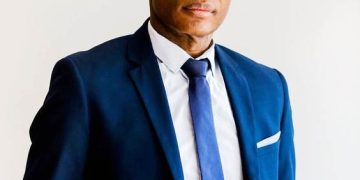 POUR DES INSTITUTIONS PUBLIQUES FORTES AUX COMORES