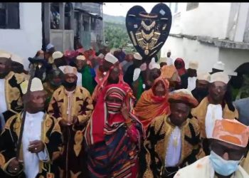 Bonheur ou imbécilité collective ?