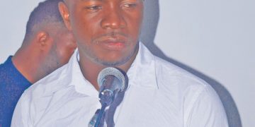 ART 2 LA PLUME. Entre slam, chant et théâtre