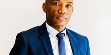 L’ENSEIGNEMENT PAR L’EXEMPLE EST PLUS EFFICACE QUE MILLE DÉCLARATIONS D’INTENTION ET DES ENGAGEMENTS SOLENNELS