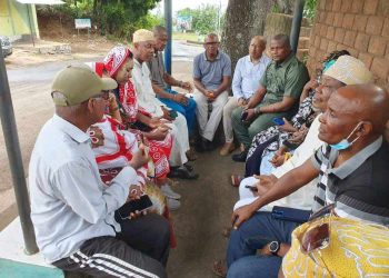 Un match de basket à Mutsamudu, des barrages à Ouani.