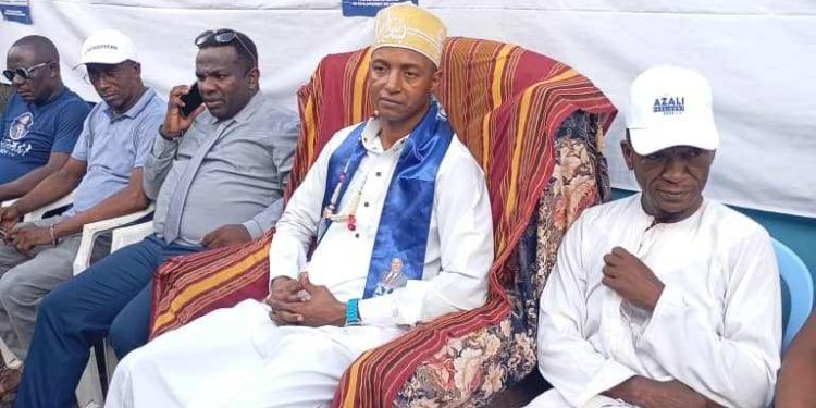 Deux candidats CRC en campagne à Bodoni.