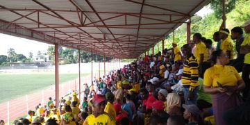 Un derby au stade de Hombo. Encore de la violence dans le football.