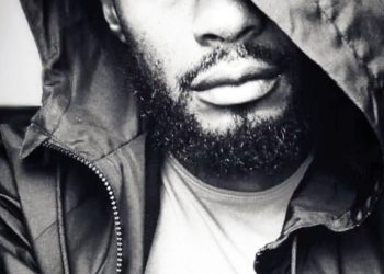 Aba-Himaya. La plume invisible de la musique comorienne.