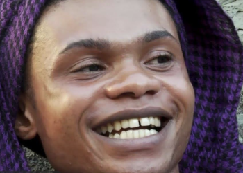 Terezaa, transgenre dans une société traditionnelle