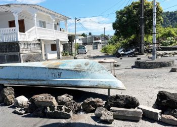 Hausse du carburant. Écoles fermées et routes bloquées