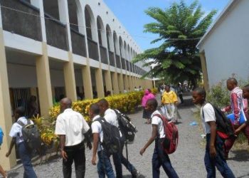 Le goûter de 10 heures dans les écoles privées : nécessité ou source d’inégalités aux Comores ?