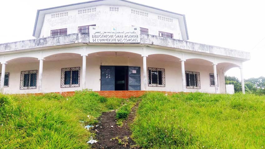 Mvouni, Une bibliothèque universitaire orpheline