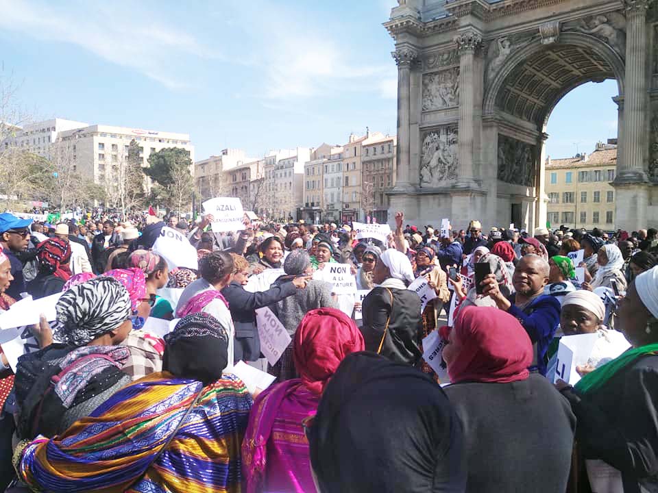 Forte mobilisation à Marseille contre « la dictature »