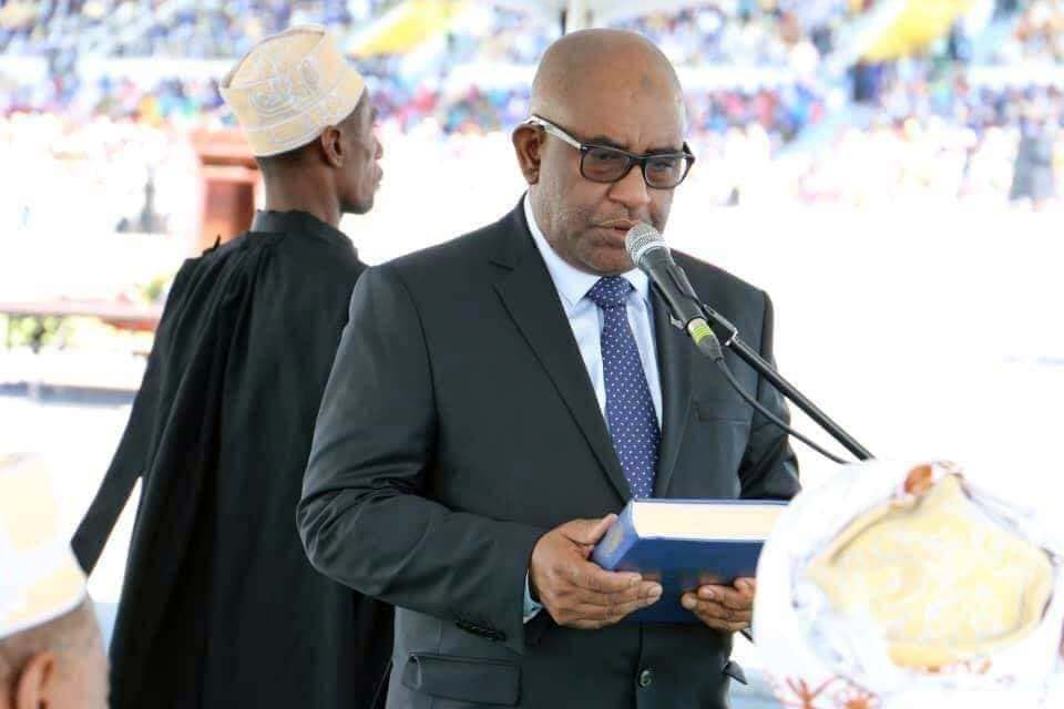 Azali, «Une nouvelle ère»?