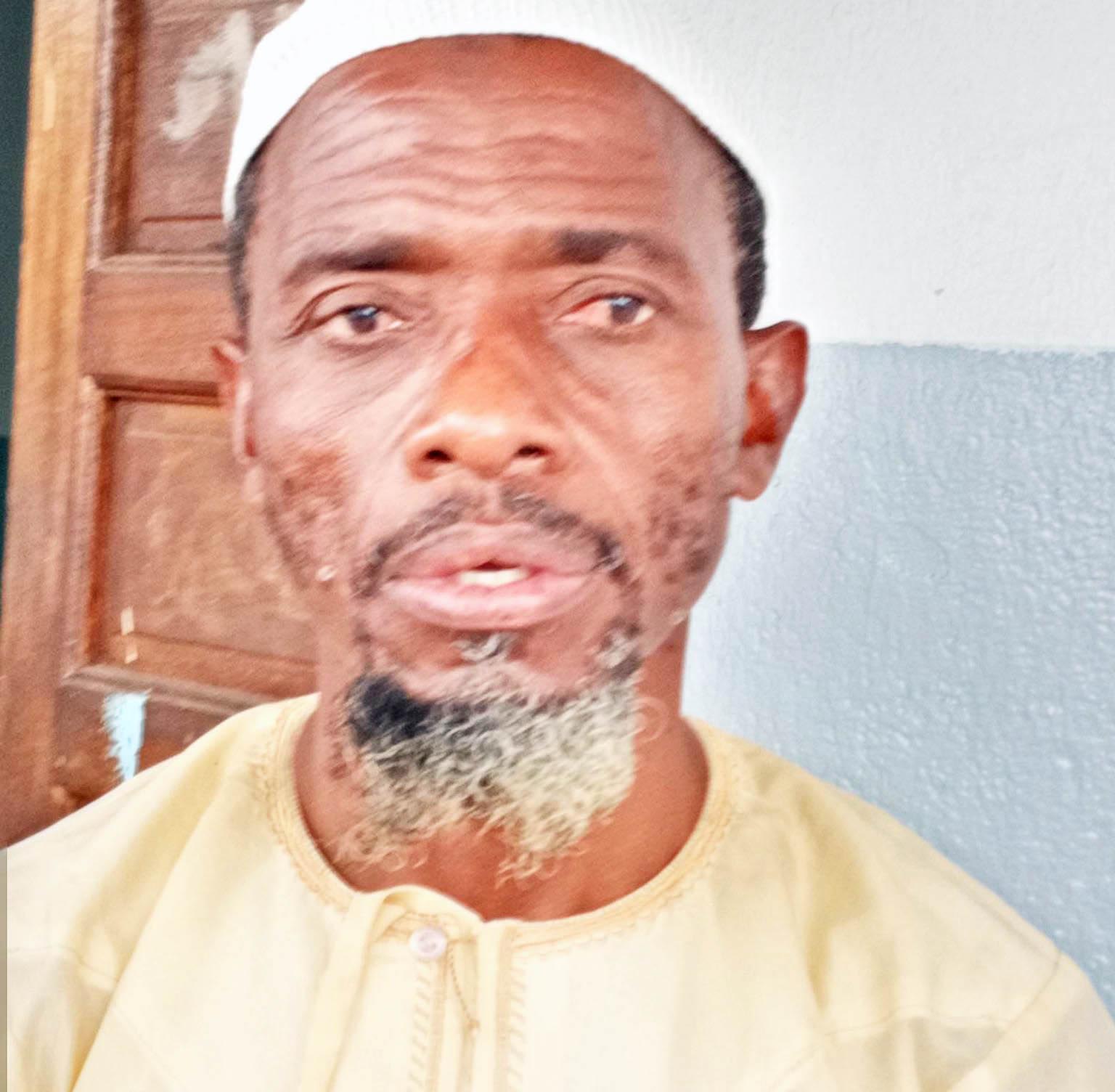 Arrêté, séquestré, interrogé dans un cadre extrajudiciaire, expulsé d’Anjouan… Pourquoi le gouvernement Azali a peur de Nkarobwe ?