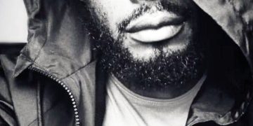 Aba-Himaya. La plume invisible de la musique comorienne.