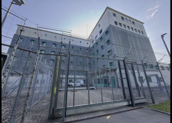 Droit d’asile en péril : Trois femmes comoriennes malades, détenues à la prison de Zurich et ignorées par leurs diplomates