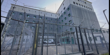Droit d’asile en péril : Trois femmes comoriennes malades, détenues à la prison de Zurich et ignorées par leurs diplomates