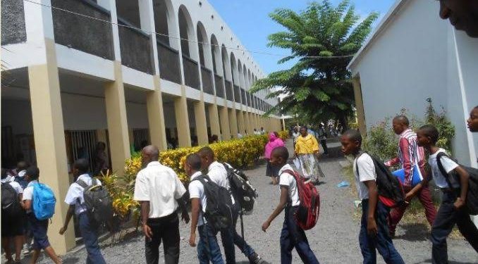 Le goûter de 10 heures dans les écoles privées : nécessité ou source d’inégalités aux Comores ?